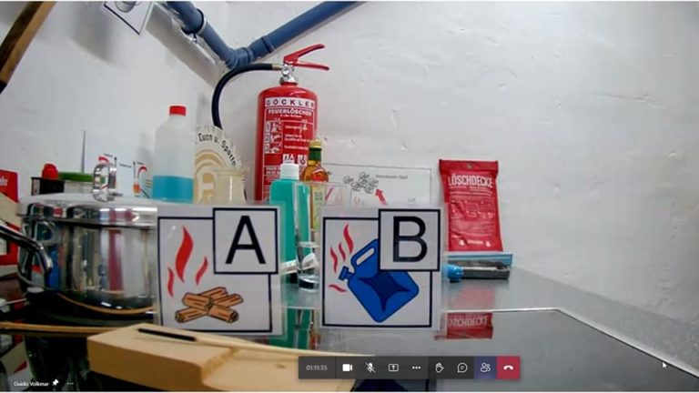 Mehr über den Artikel erfahren 🔥 Brennen&Löschen mit Experimenten