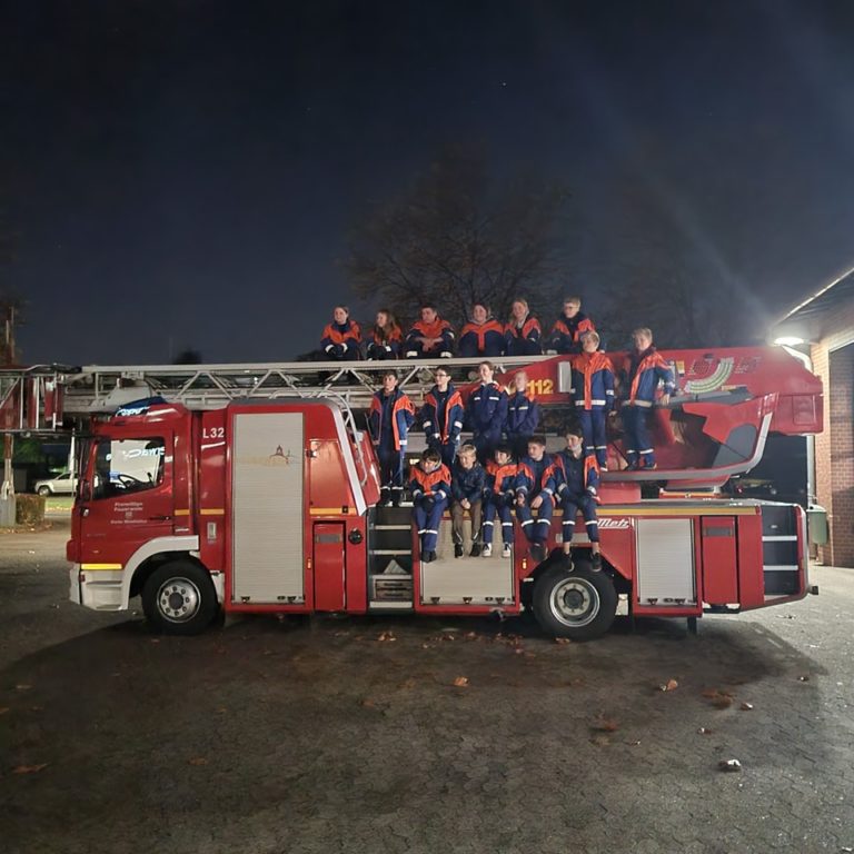 Mehr über den Artikel erfahren 🚒 Großfahrzeuge der Hauptamtlichen Feuer- & Rettungswache