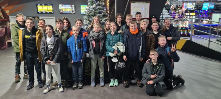 Mehr über den Artikel erfahren 🎄 Jahresabschluss & Holzhauser-Weihnachtsmärchen